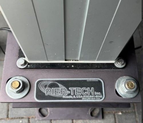 Pier-Tech / USA electric lifting column for astronomical telescopes.