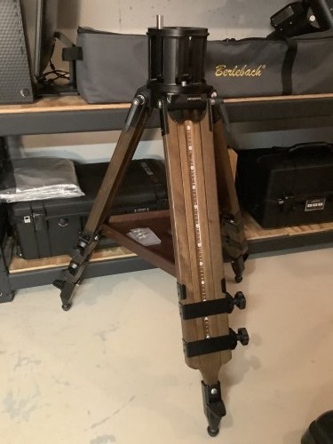 GM1000 tripod with half pillar