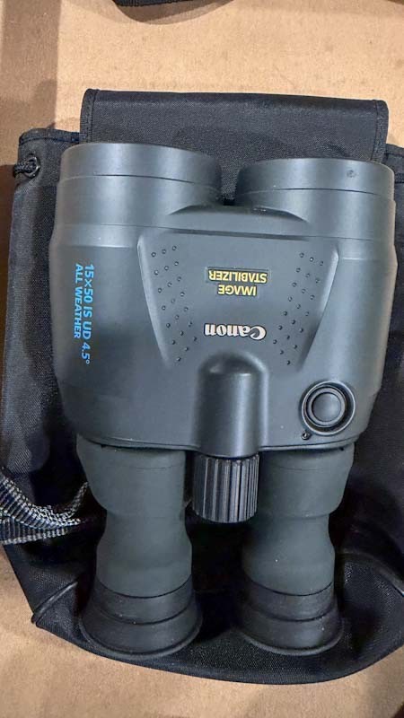 Canon 15x50 IS