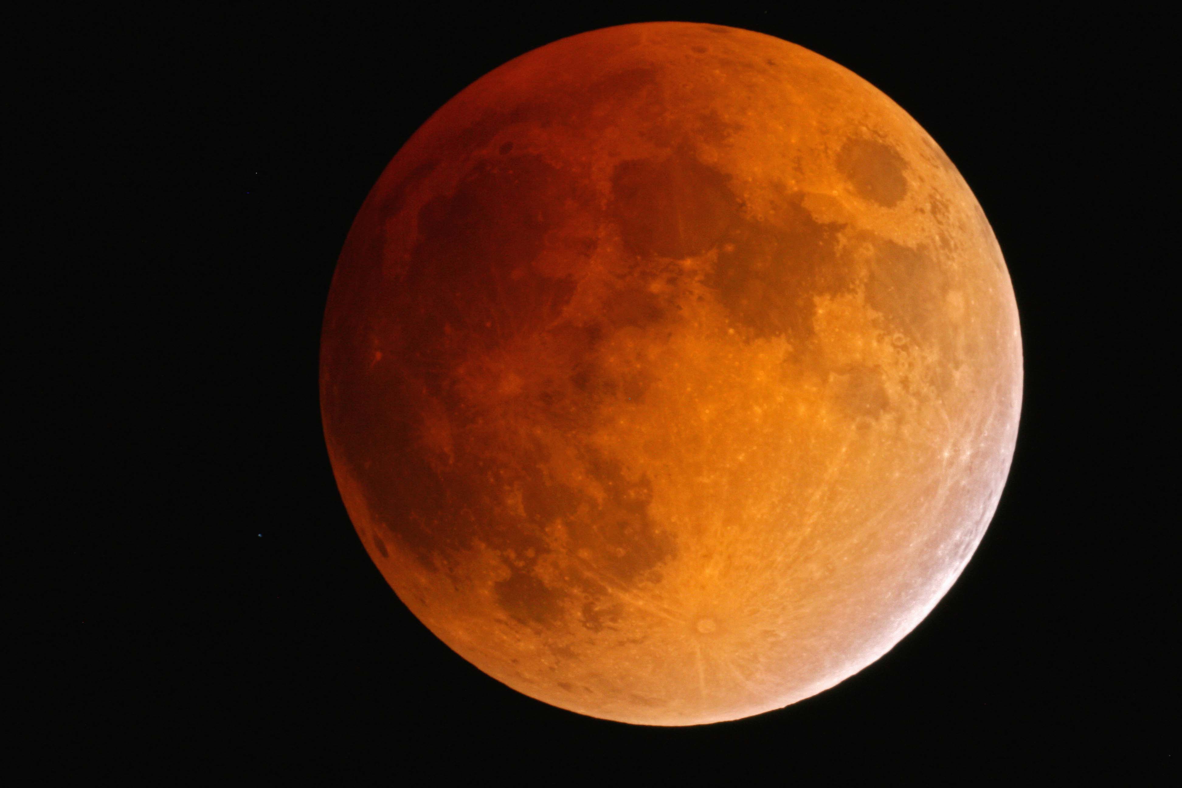 Luna Eclipse