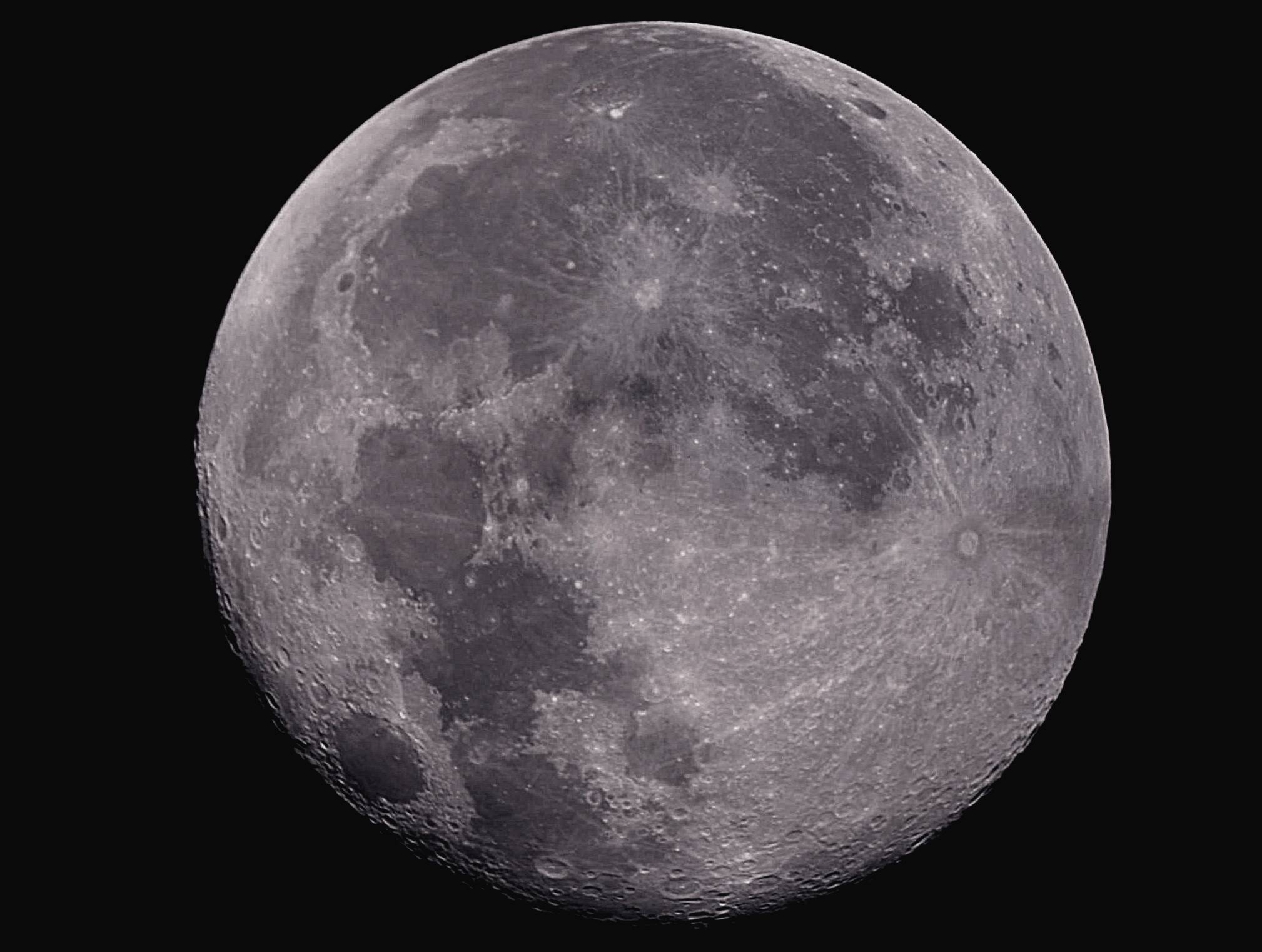 Moon from Light Polluted London Area
