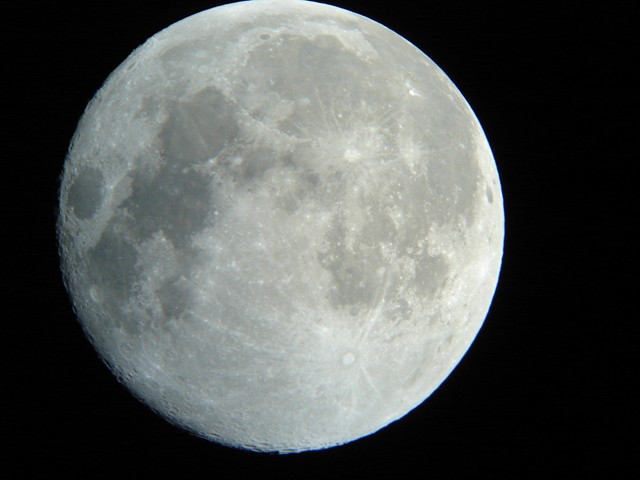 Moon 92%