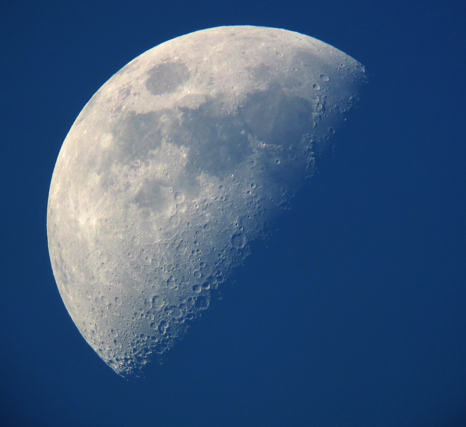 Daytime moon with SV66