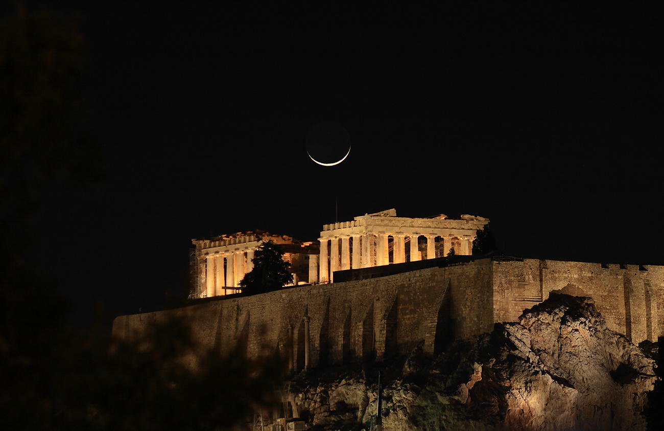 Crescent setting over the Parthenon.