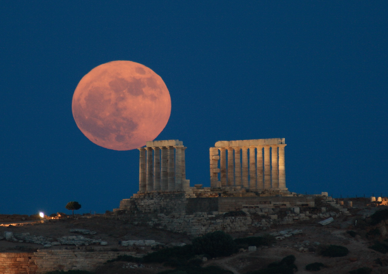 Sounio moonrise.