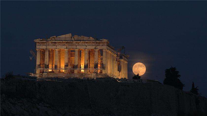 Parthenon moonrise.