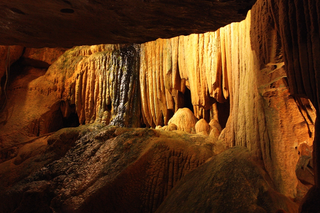Natural Bridge Caverns
