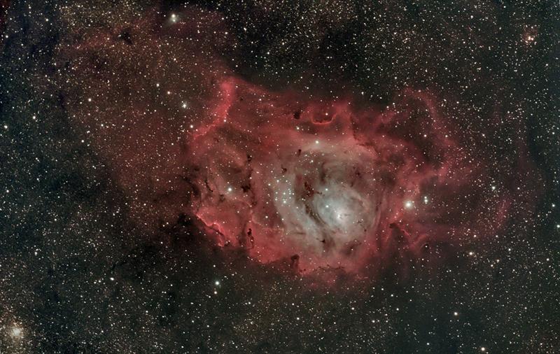 M8 - LAGOON NEBULA