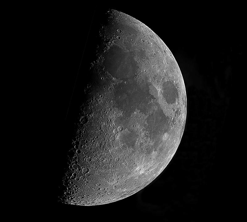 1st Quarter Moon over Mississippi
