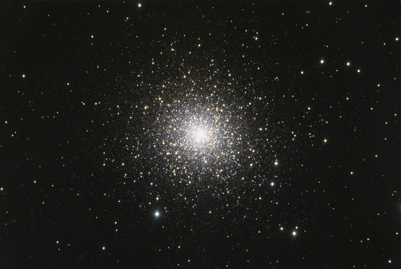 M2: Globular Cluster in Aquarius