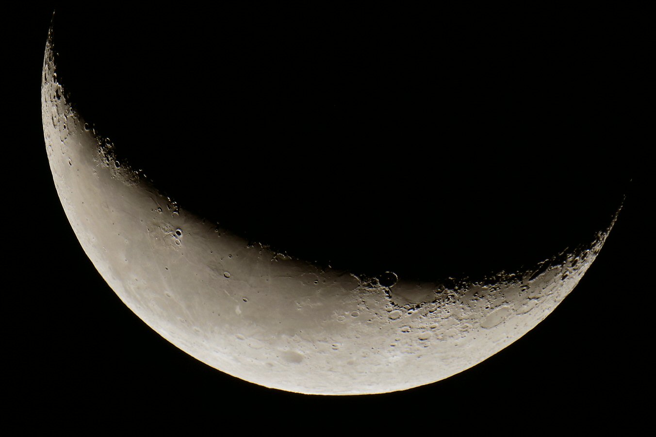 Waning crescent moon January 6