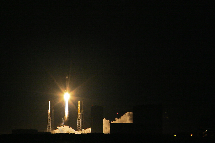 Atlas V launches