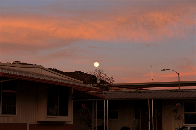 Full Moon Rise