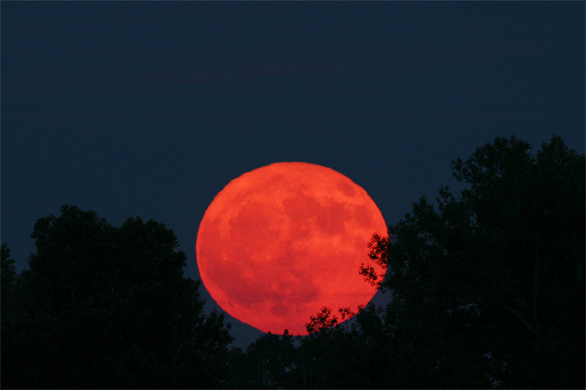 rising fullmoon