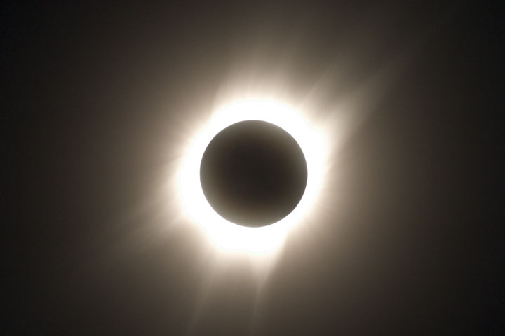 total solor eclipse